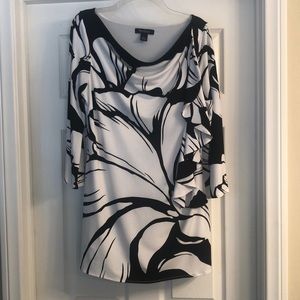 Beautiful White House Black Market B & W (L)Tunic